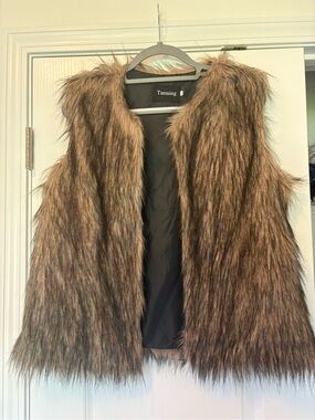 Tamning Faux Fur Vest in Brown Large